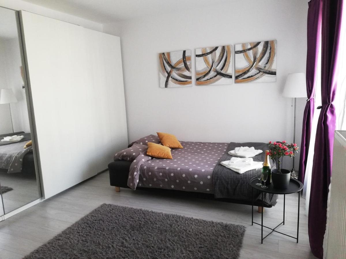 Marlen's Apartment *